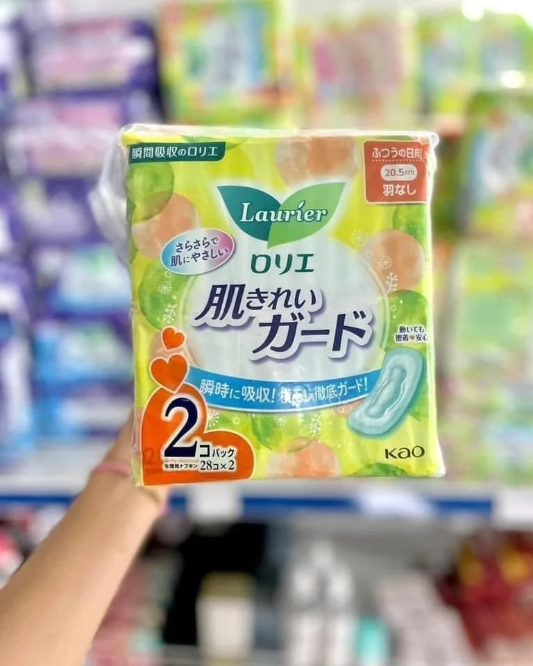 Băng vệ sinh Kao Laurie ban ngày - pack 2 gói (2 loại) (mẫu mới) (Không cánh - 28 miếng)