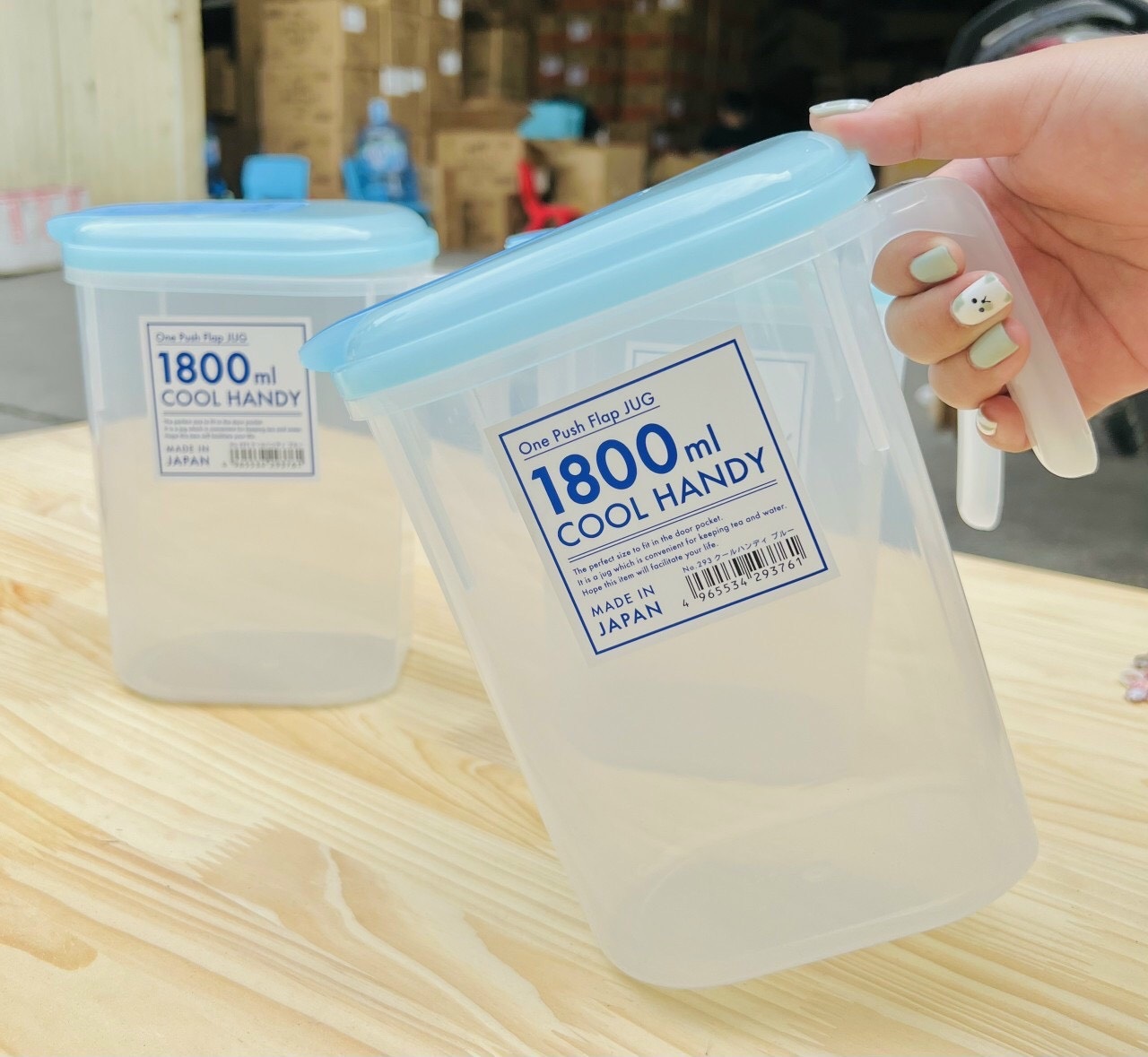 Bình đựng nước Yamada nắp bật 1.8L