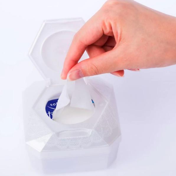 KHĂN ƯỚT TẨY TRANG DƯỠNG TRẮNG DA SOFTYMO HỘP 52 MIẾNG