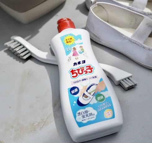 Kem tẩy rửa, giặt giày thể thao Kaneyo 450gr