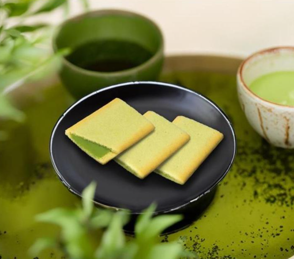 Bánh quy Couque D'asses white choco vị trà xanh
