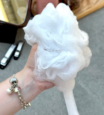Bông tắm tạo bọt có tay cầm 39cm