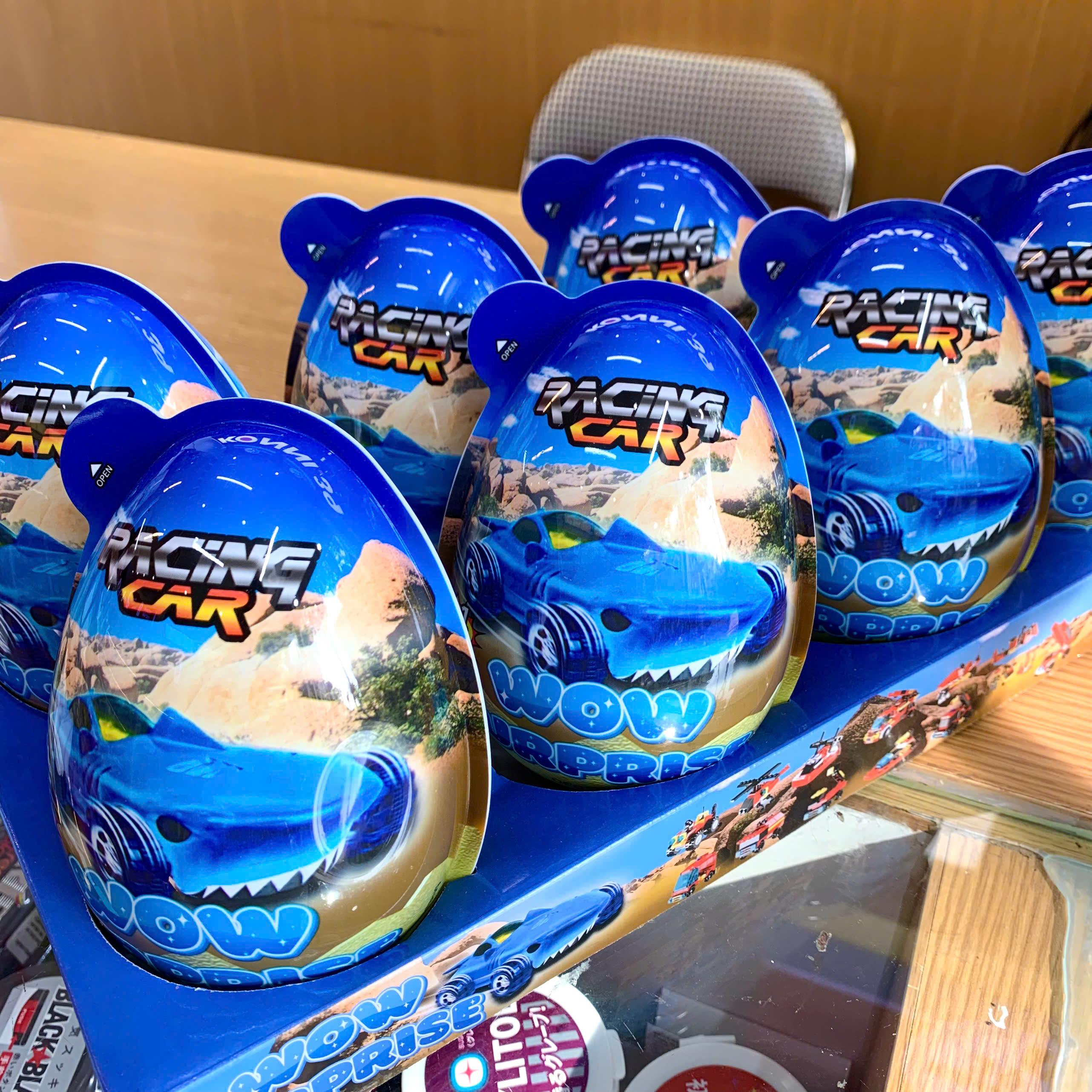 Trứng Socola Wow Surprise khổng lồ xanh