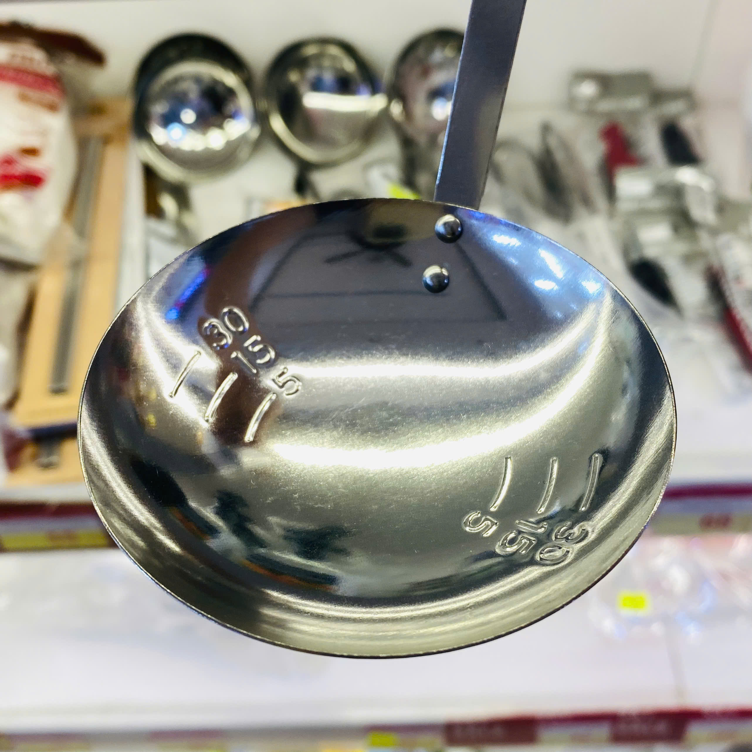 Muôi canh inox có chia vạch