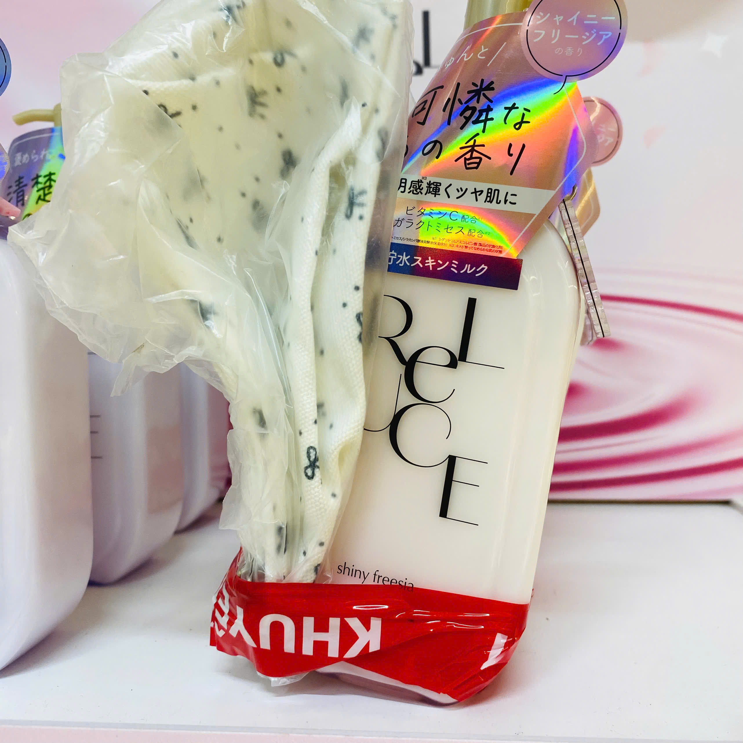 Sữa dưỡng thể toàn thân ReLuce hương Hoa Lan Freesia dưỡng sáng da 300ml