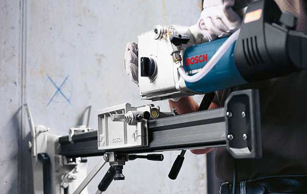 Đặc điểm và cách sử dụng máy khoan rút lõi bê tông