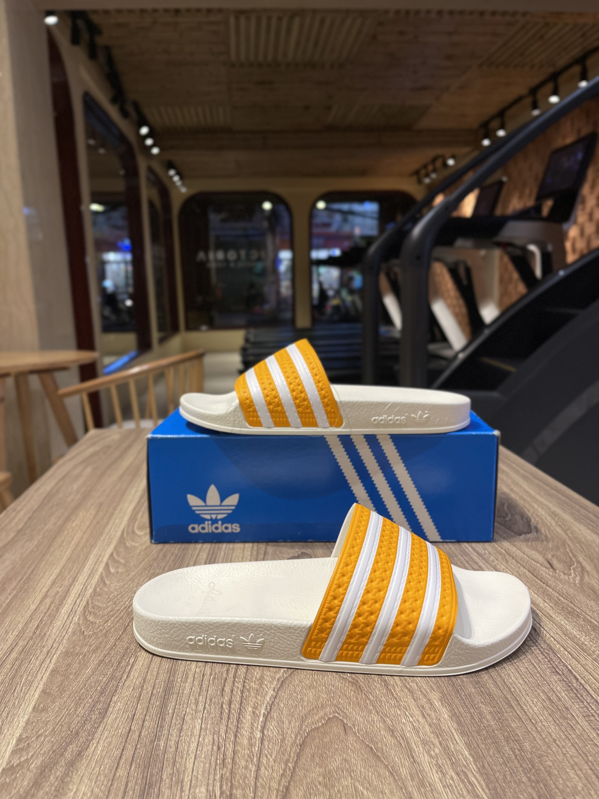 Dép Quai Ngang Nam Adidas Adilette - GY2101
