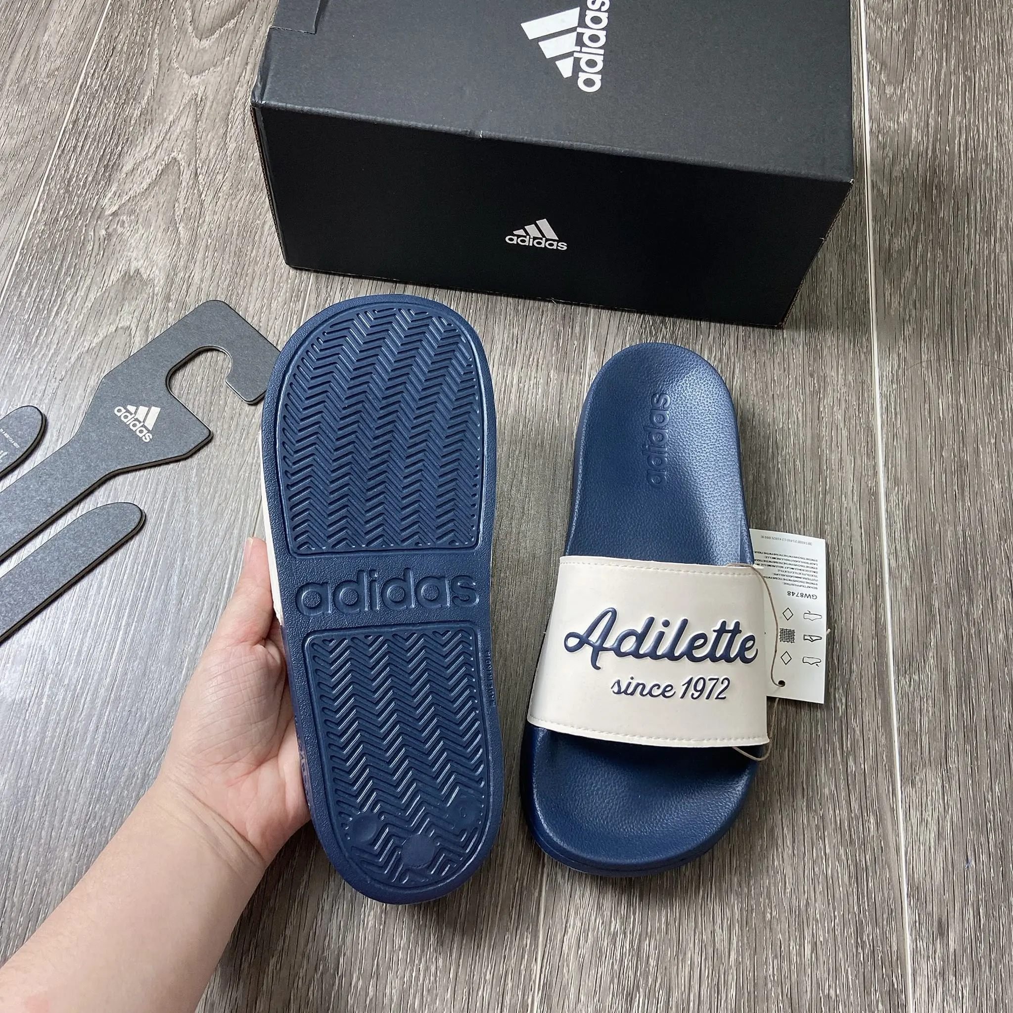 DÉP Shower ADILETTE since 1972  form ôm GW8748