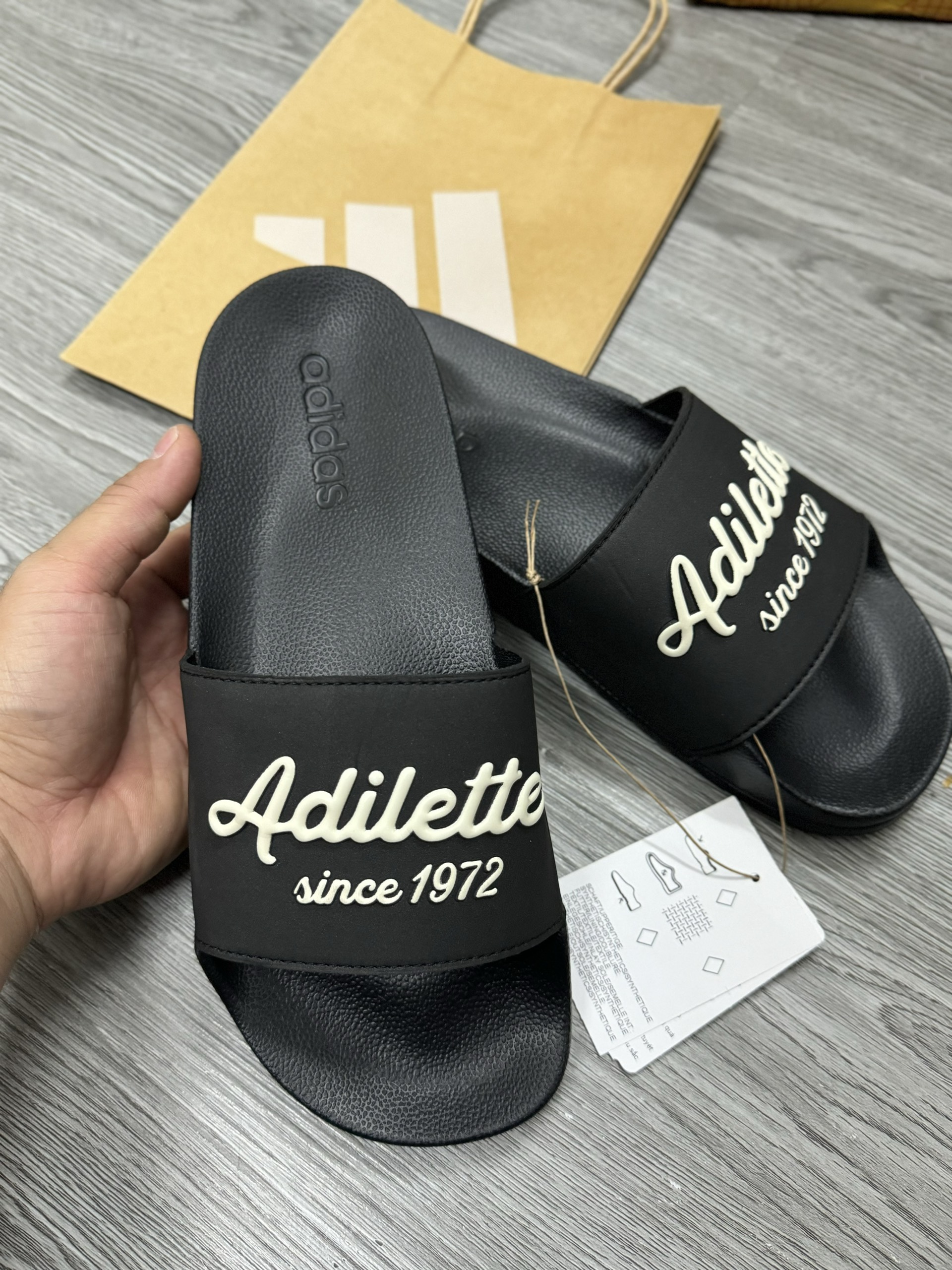 DÉP Shower ADILETTE since 1972  form ôm GW8747