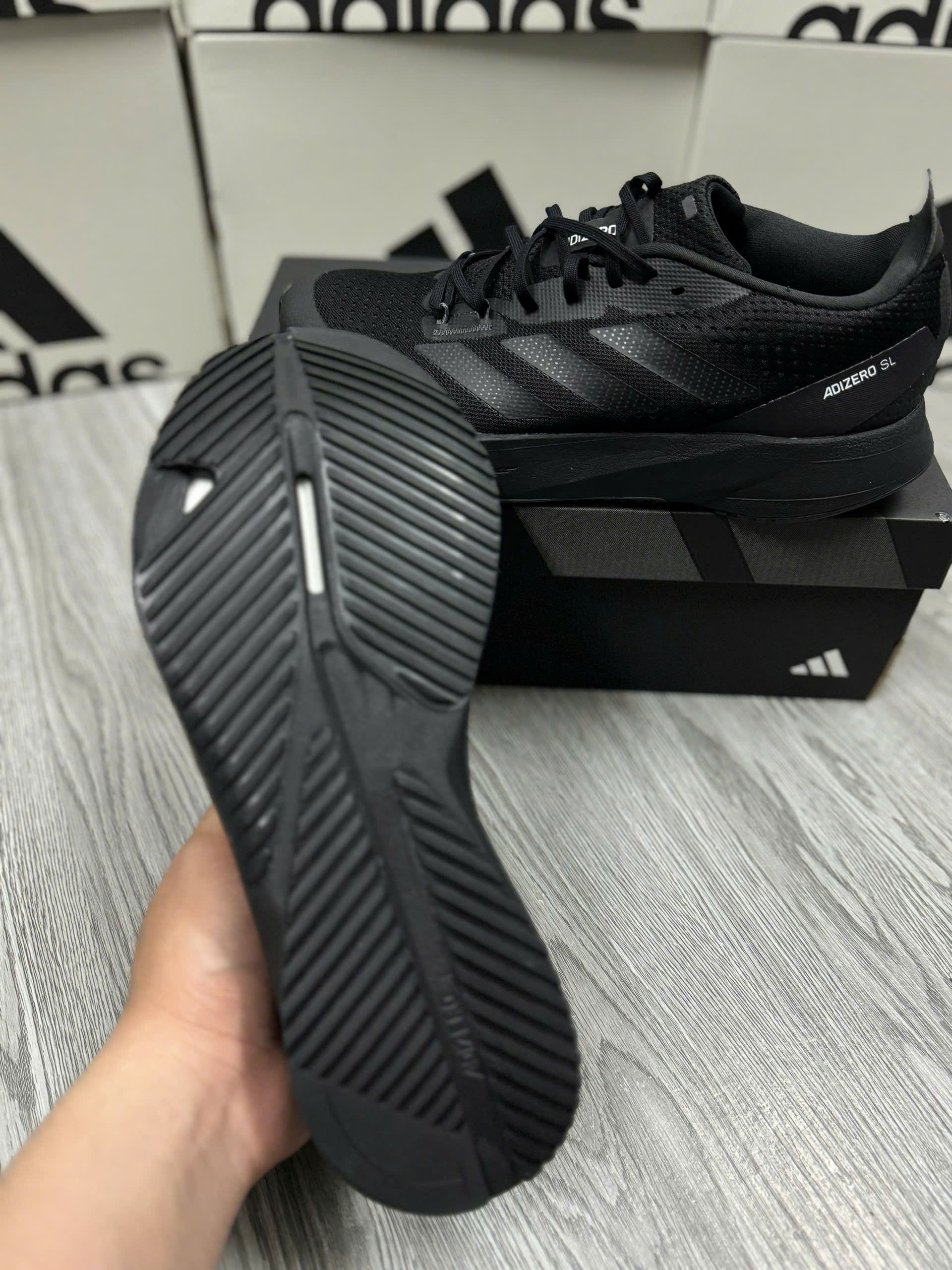 ADIZERO SL