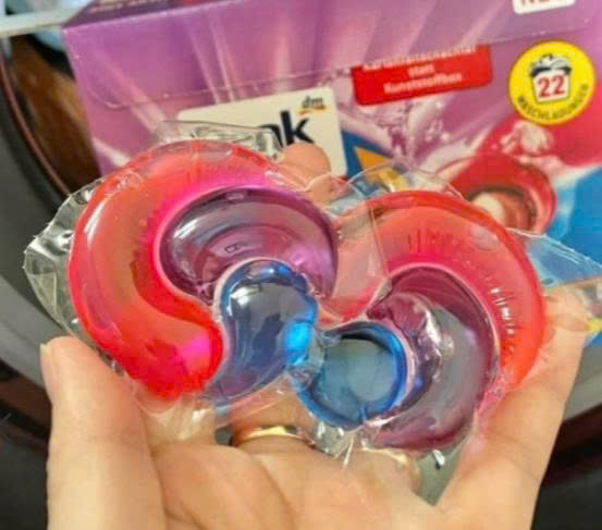 Viên giặt xả dành cho quần áo màu Denkmit 3 in 1 màu tím, hộp 22 viên-Nhập Đức