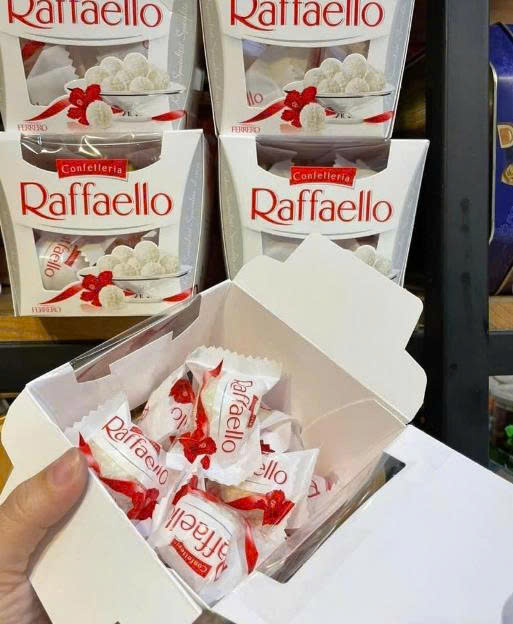 Socola Dừa Raffaello nhập khẩu Đức thơm ngon hảo hạng - Hộp giấy 230gr