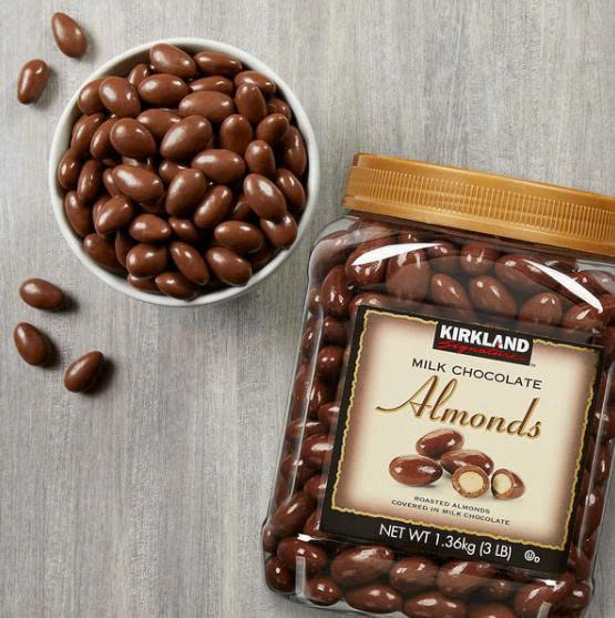 Socola sữa hạnh nhân Kirkland Milk Chocolate Almonds Mỹ