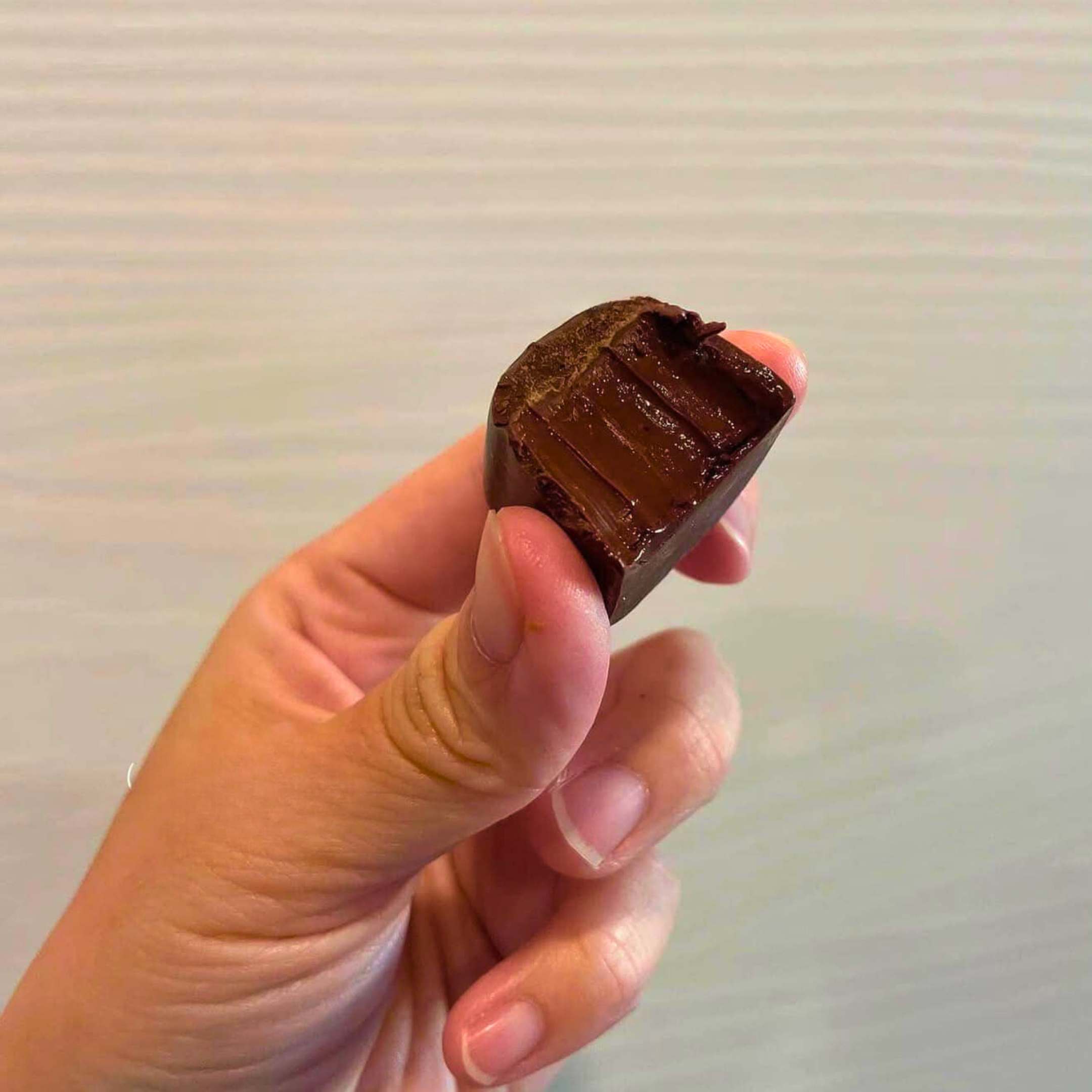 Socola muối biển Dark Chocolate Truffles with Sea Salt