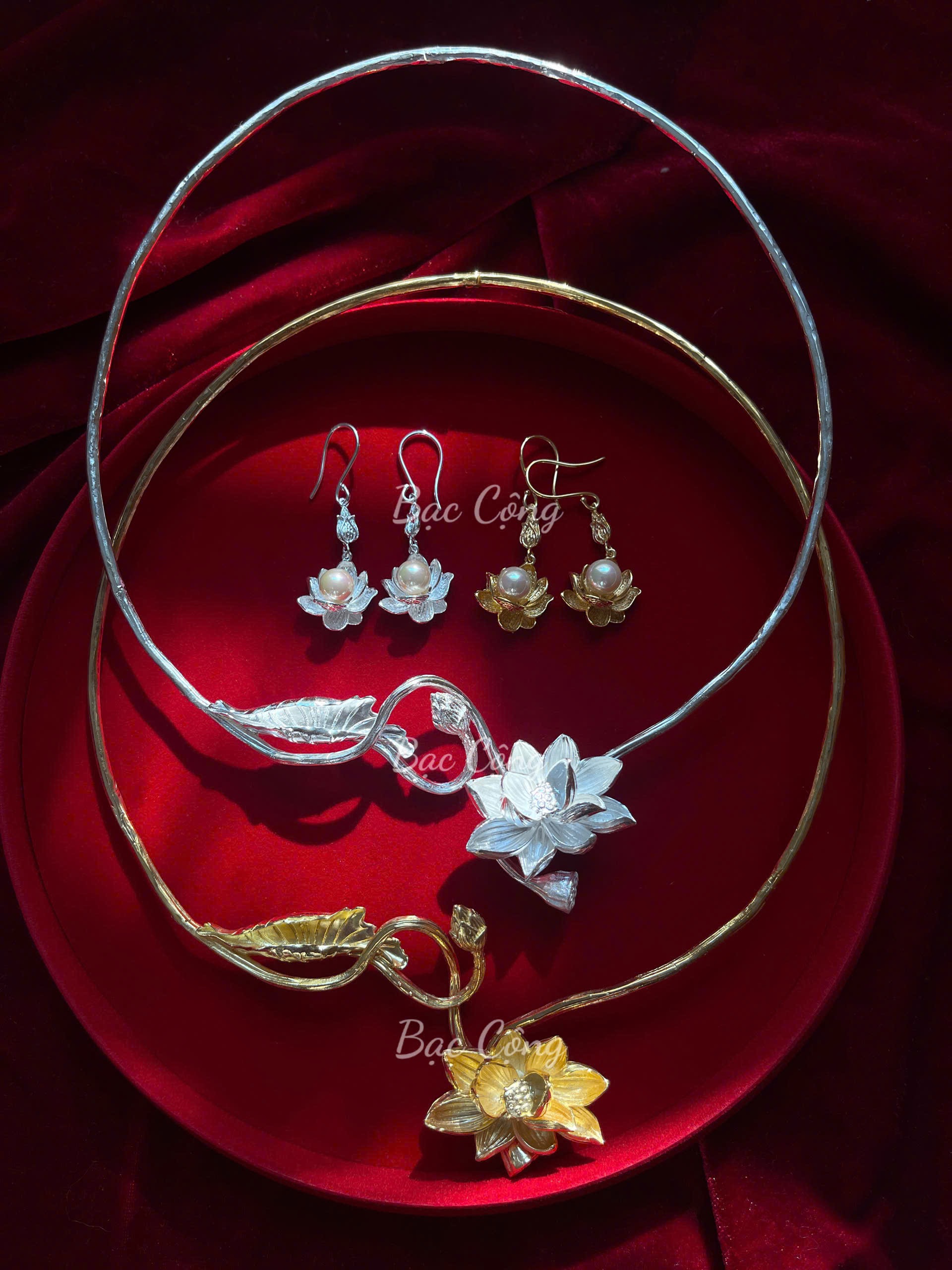 Kiềng cổ hoa sen hạ liên lan