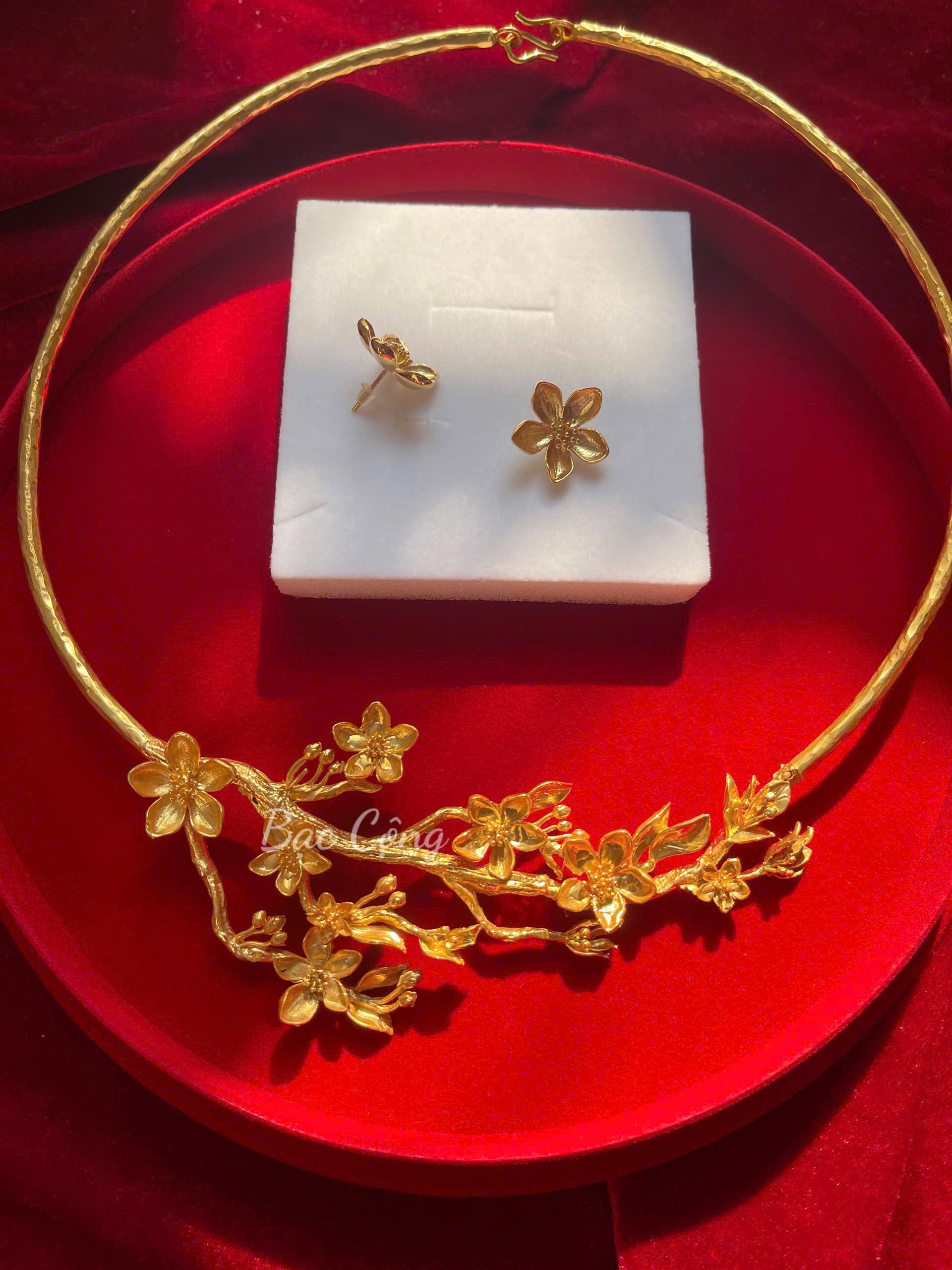 Kiềng cổ Ban mai rừng