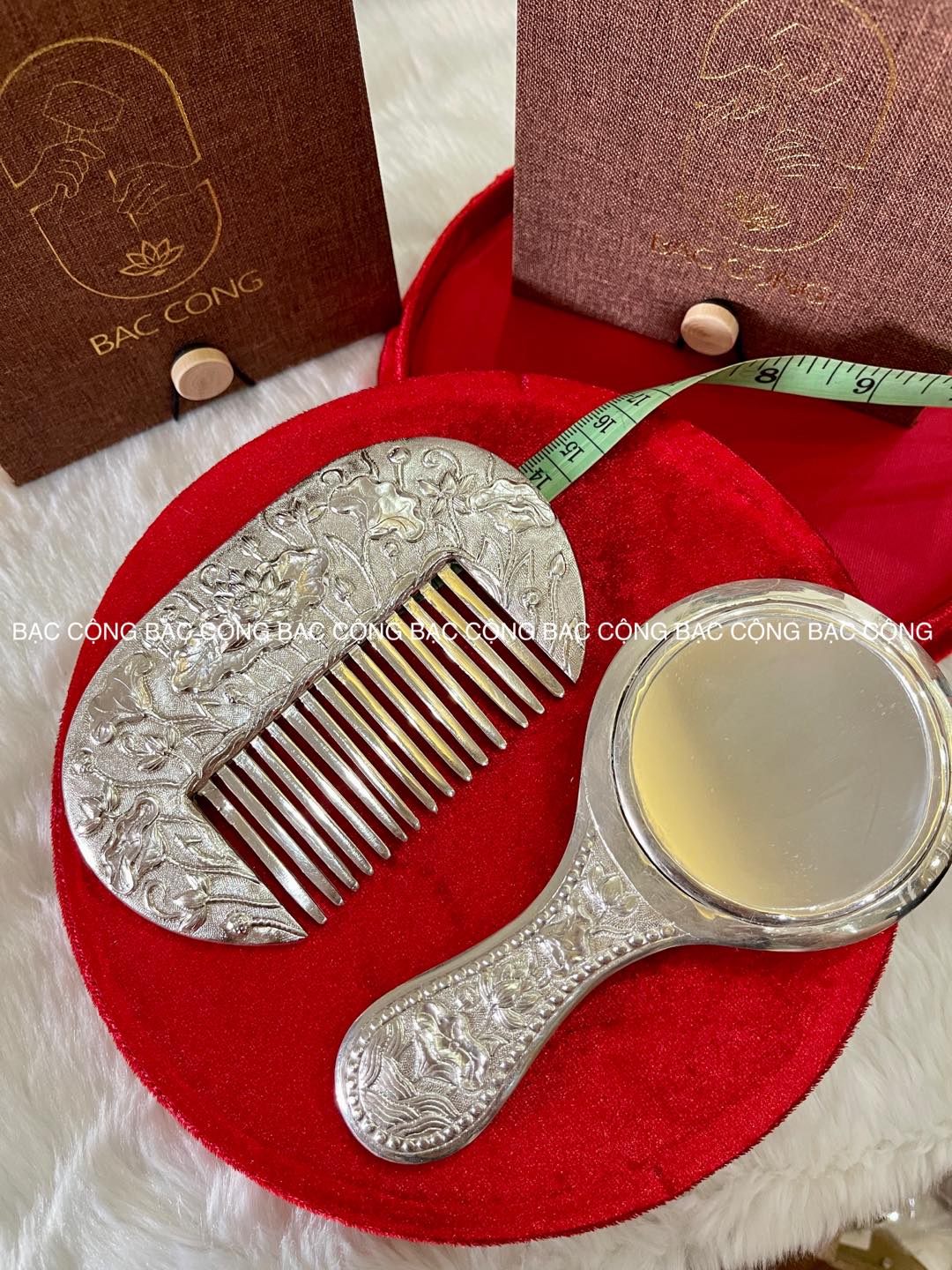 Lược bạc ta nguyên chất chạm Sen, Cúc, Rồng Phượng