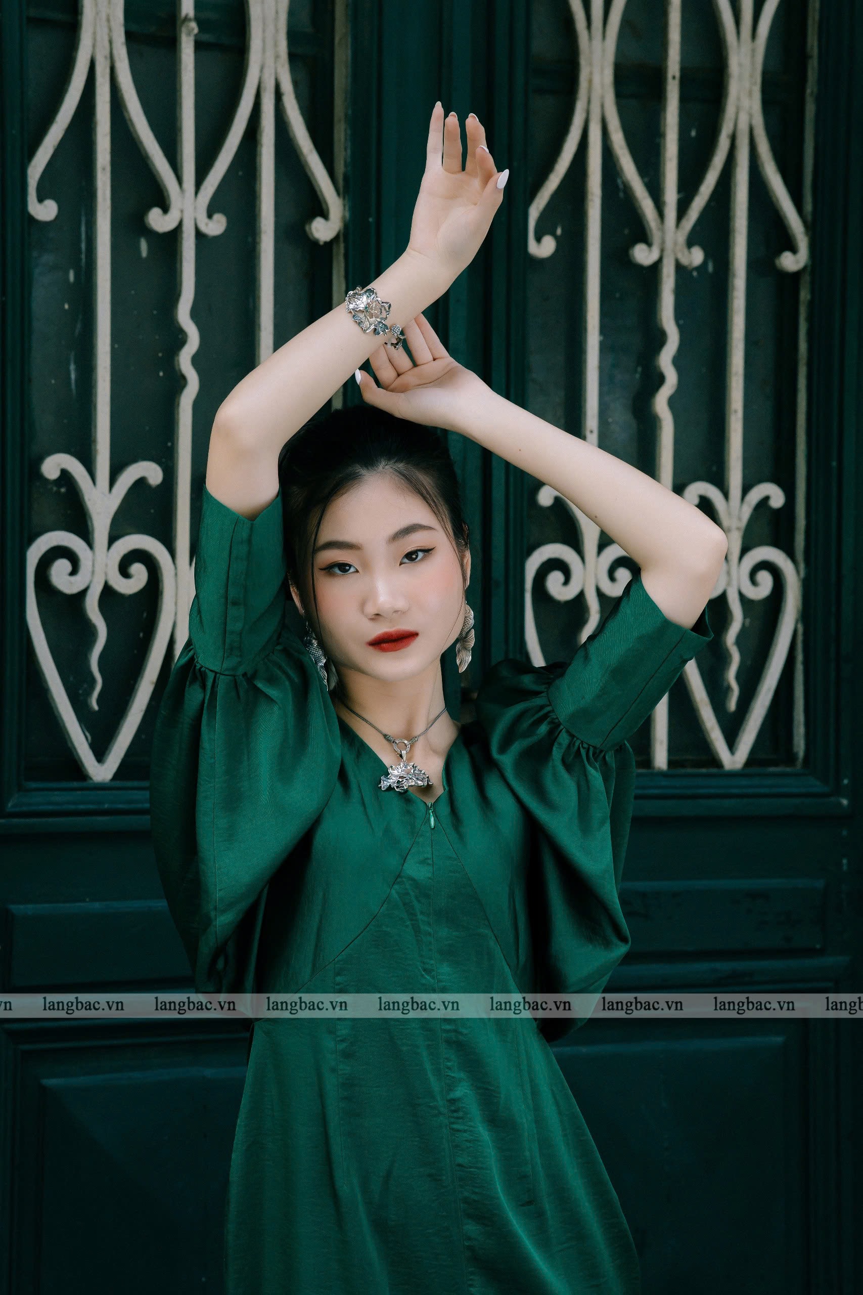 Mặt dây bạc ta lá sen cùng vòng tay V05
