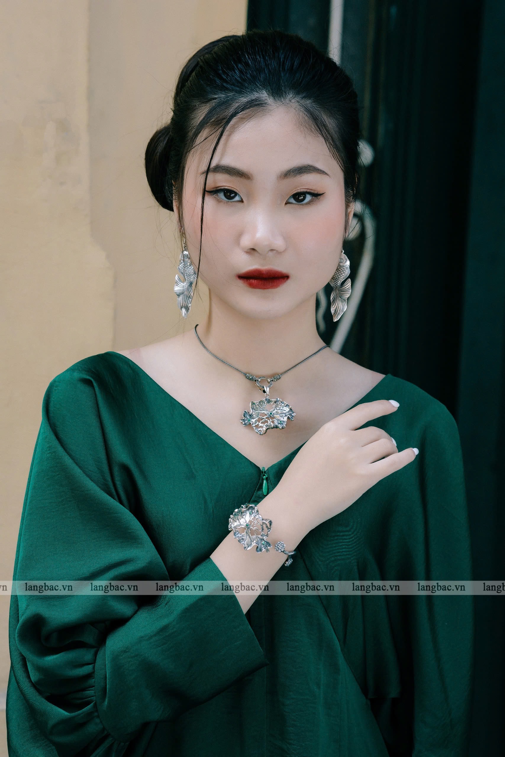 Mặt dây bạc ta lá sen cùng vòng tay V05