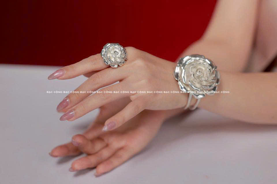 Bộ sản phẩm bạc ta Hoa Hồng bạc nguyên chất hàng chế tác tác độc bản