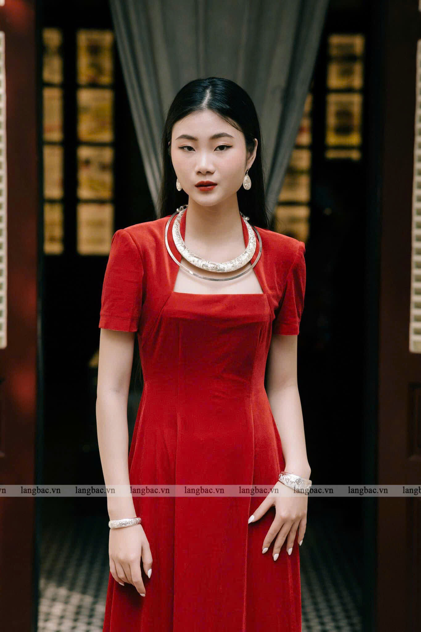 Bộ sản phẩm bạc nguyên chất chạm Sen thủ công
