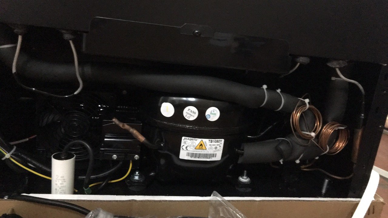 Tủ ướp rượu vang 38 chai RWCB60D/N - Nhập khẩu chính hãng