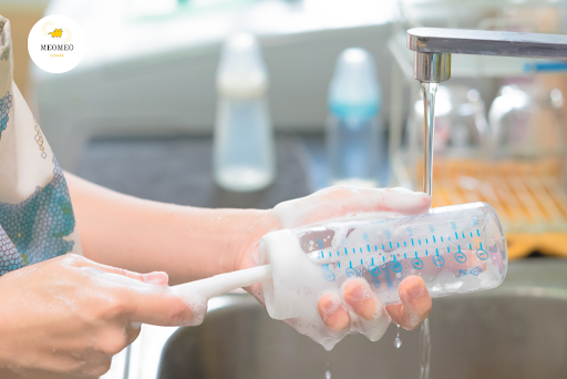 5 BƯỚC VỆ SINH BÌNH SỮA CHO BÉ DỄ THỰC HIỆN