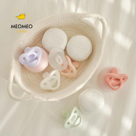 Ti giả / ty Moyuum All-Silicone Pacifier Case kèm hộp Hàn Quốc