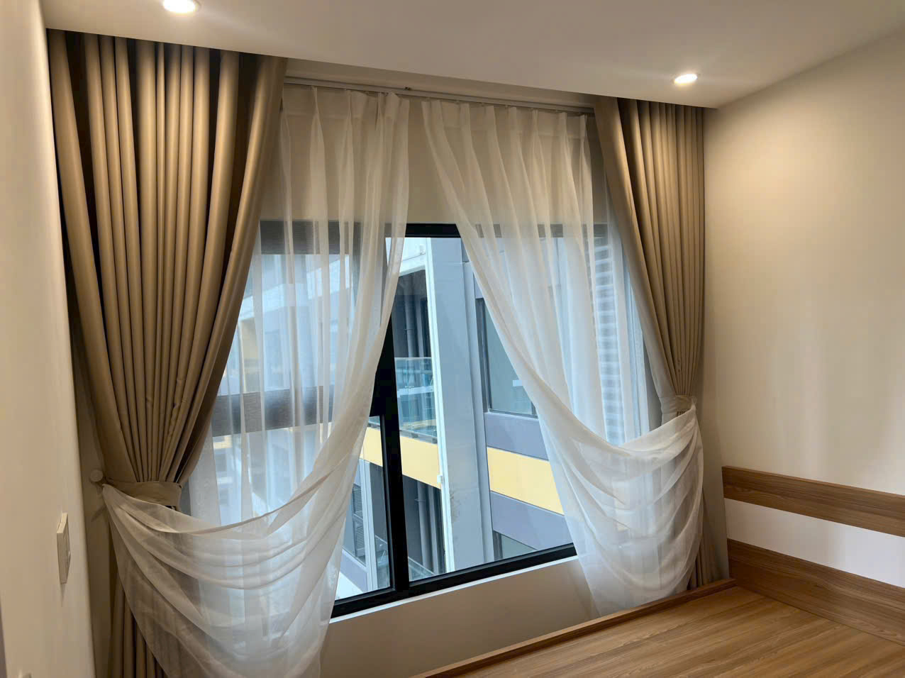 Hoàn Thiện 2 Căn Rèm 2 Lớp Vinhomes Quận 9