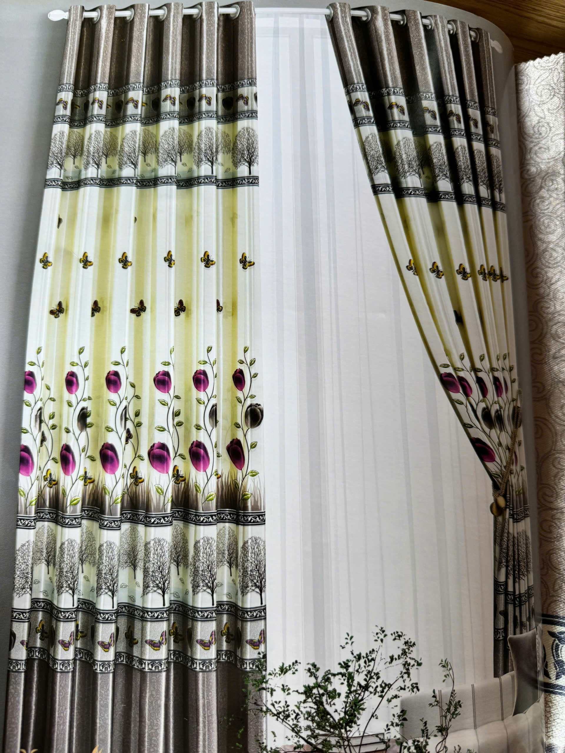 Rèm Vải Gấm Hoa Văn