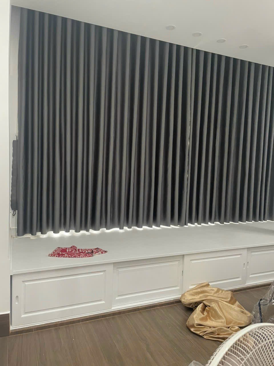 Rèm Vải Màu Xám Đen