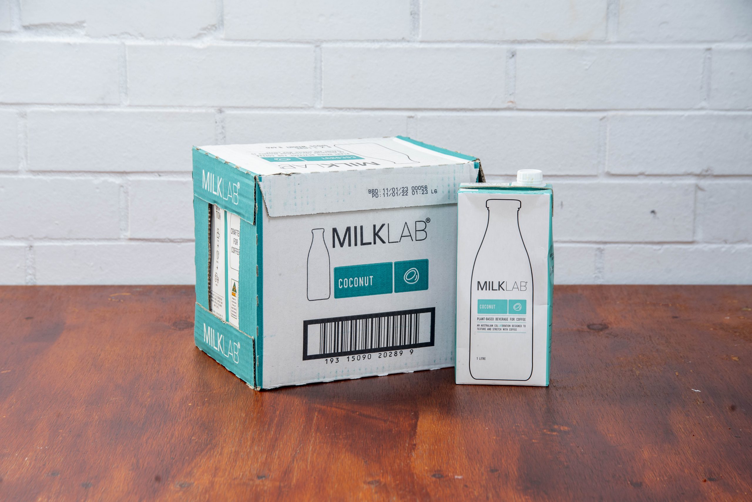 Sữa tươi MilkLab vị dừa hộp 1L (thùng 8 hộp x 1L)