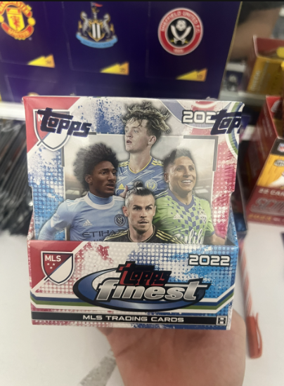 Hộp thẻ bóng đá Topps MLS Finest 2022 Box