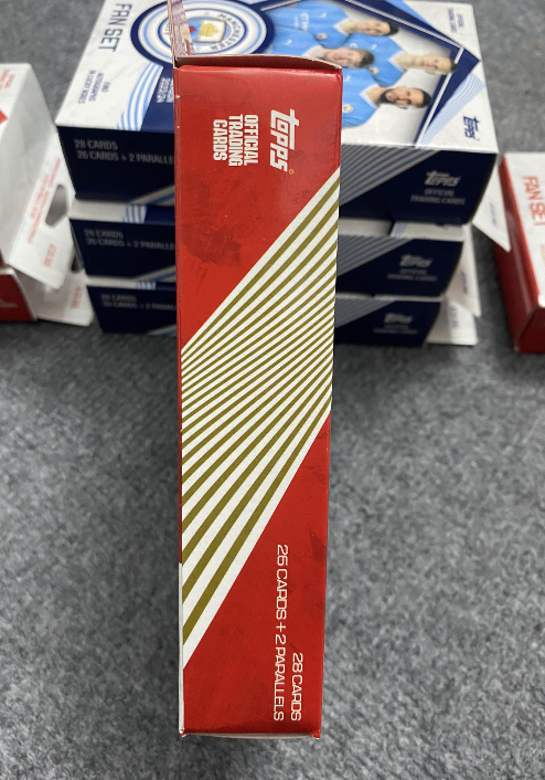 Hộp thẻ bóng đá Topps Arsenal Fan Set 2023/24