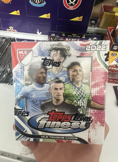 Hộp thẻ bóng đá Topps MLS Finest 2022 Box