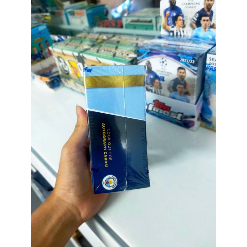 Hộp thẻ Topps Manchester City Set Box 2021/22
