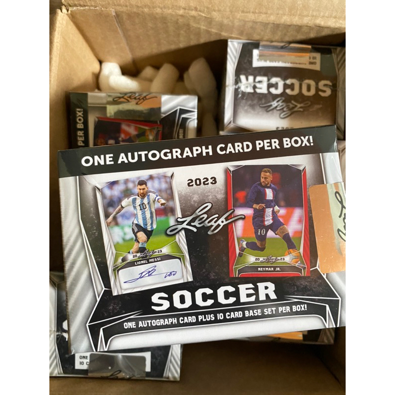 Hộp thẻ Leaf Soccer Blaster Box 2023