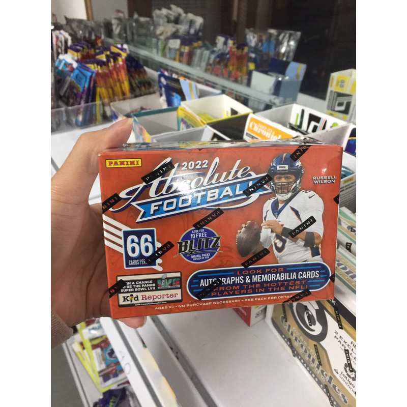 Hộp thẻ Panini NFL Absolute Football 2022 Blaster Box