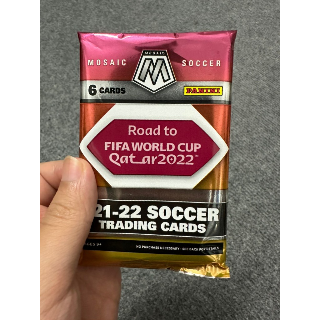 Gói thẻ bóng đá Panini Mosaic Road To World Cup Pack 2021/22