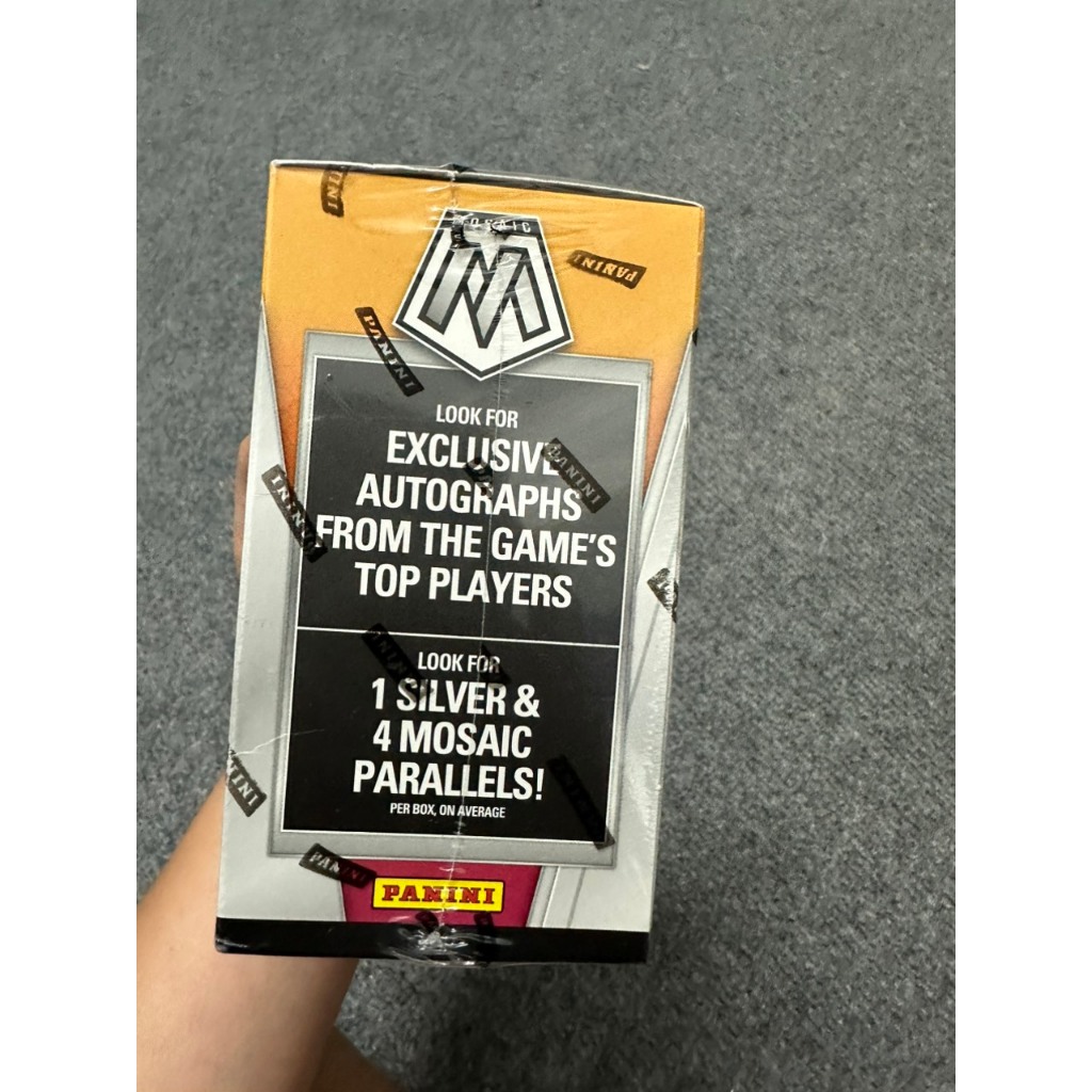 Hộp thẻ bóng đá Panini Mosaic Road To World Cup Blaster Box 2021/22