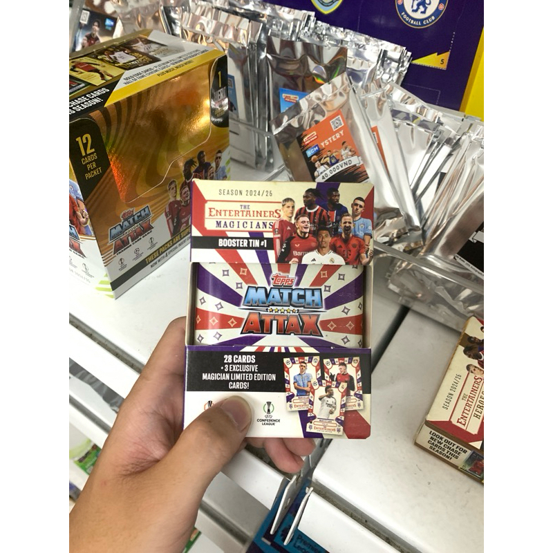 Hộp thẻ bóng đá Mini Tin Topps Match Attax 2024/25