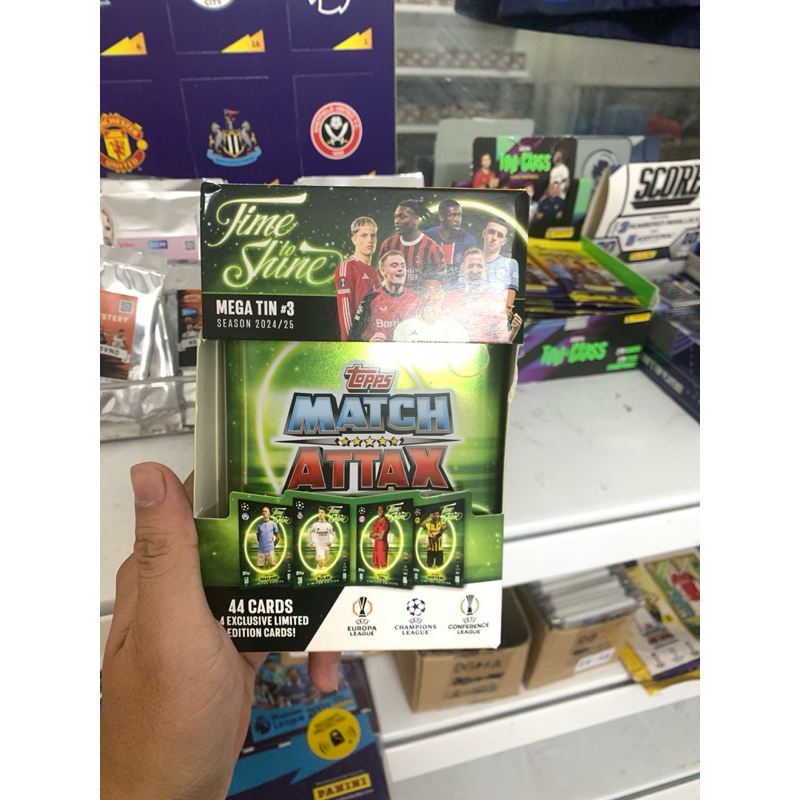 Hộp thẻ bóng đá Mega Tin Topps Match Attax 2024/25 Box