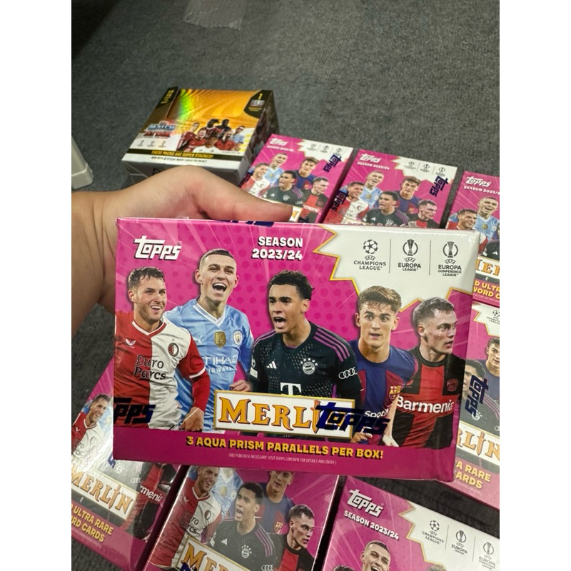 Hộp thẻ bóng đá Topps Merlin UCC Blaster 2023/24