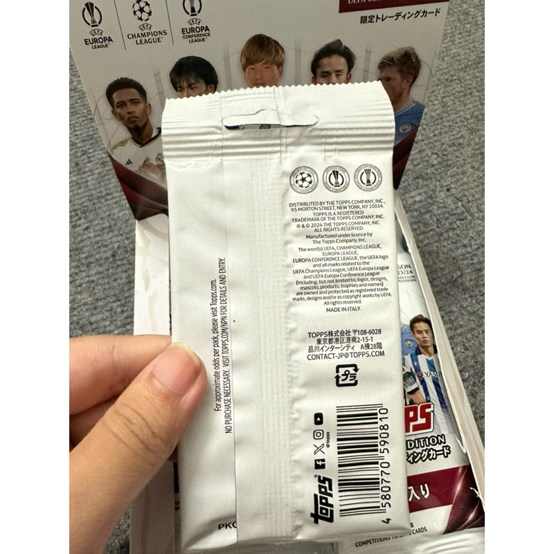 Gói thẻ bóng đá Topps Japan UCC 2023/24
