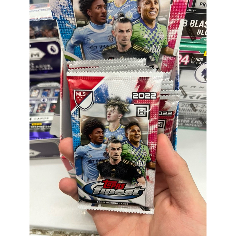 Gói thẻ bóng đá Topps MLS Finest 2022