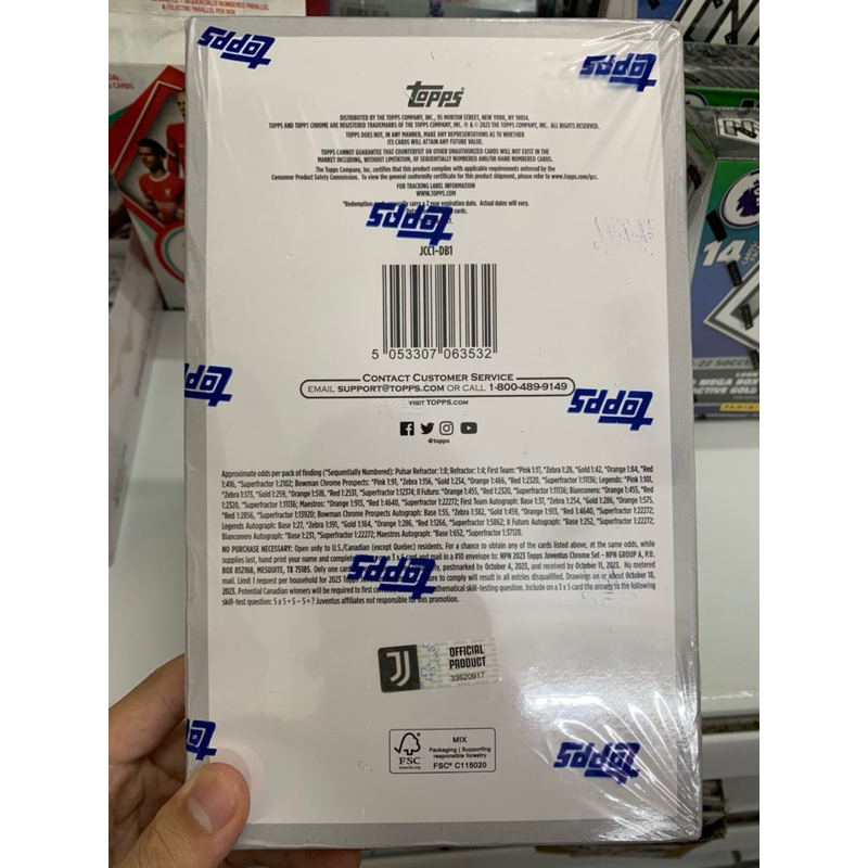 Hộp thẻ bóng đá Juventus Topps Chrome Hobby Box 2022/23