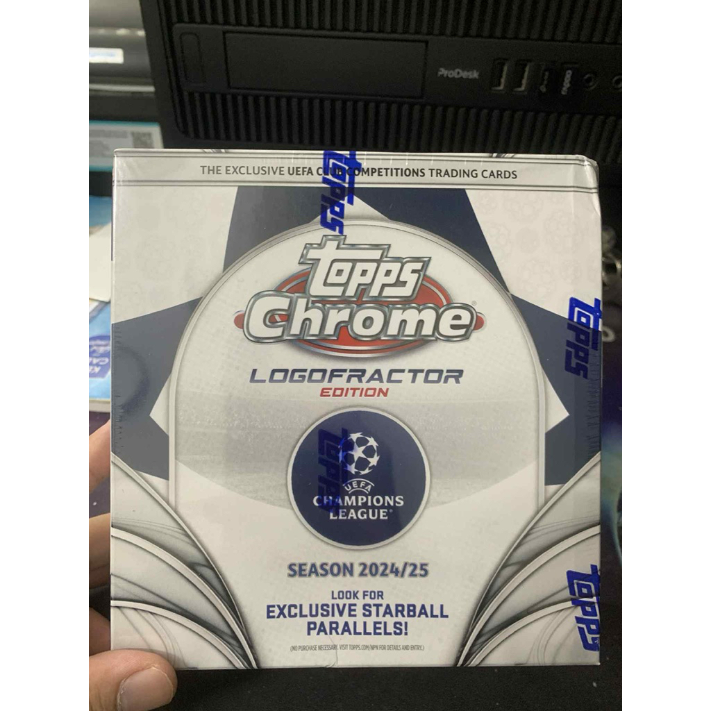 Hộp thẻ bóng đá Topps Chrome UEFA Logofractor 2024/25