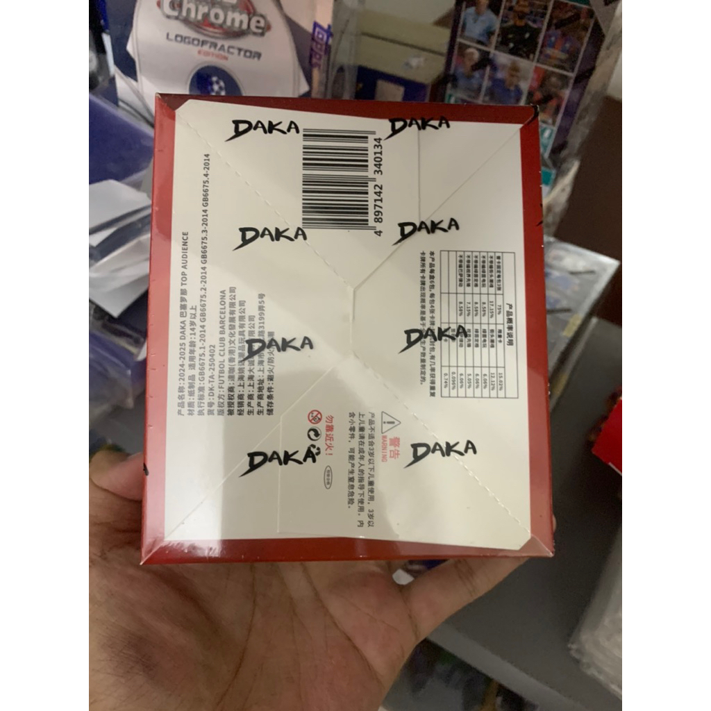 Hộp thẻ bóng đá Daka Barcelona Fan Set Box 2024/25