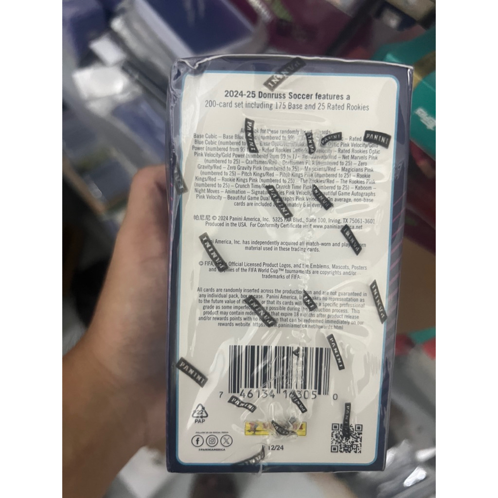 Hộp thẻ bóng đá Panini Donruss Soccer 2024/25