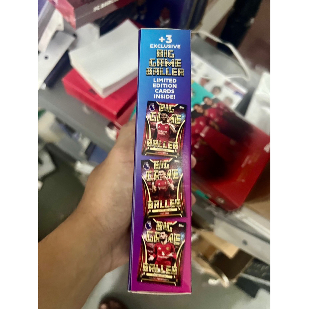 Hộp thẻ cầu thủ Topps Premier League Mega Tin 2025/26